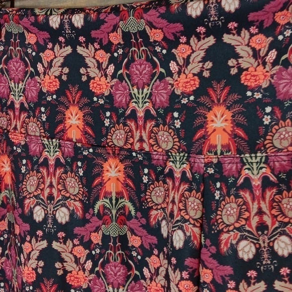 Kiragrace yoga shorts L floral - Picture 3 of 8